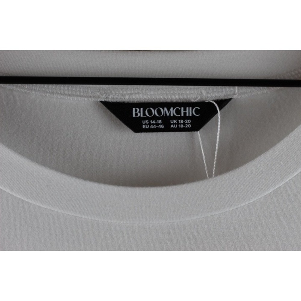BloomChic White Short Sleeve Crew Neck T-Shirt Size US 14-16 NEW - Picture 4 of 5
